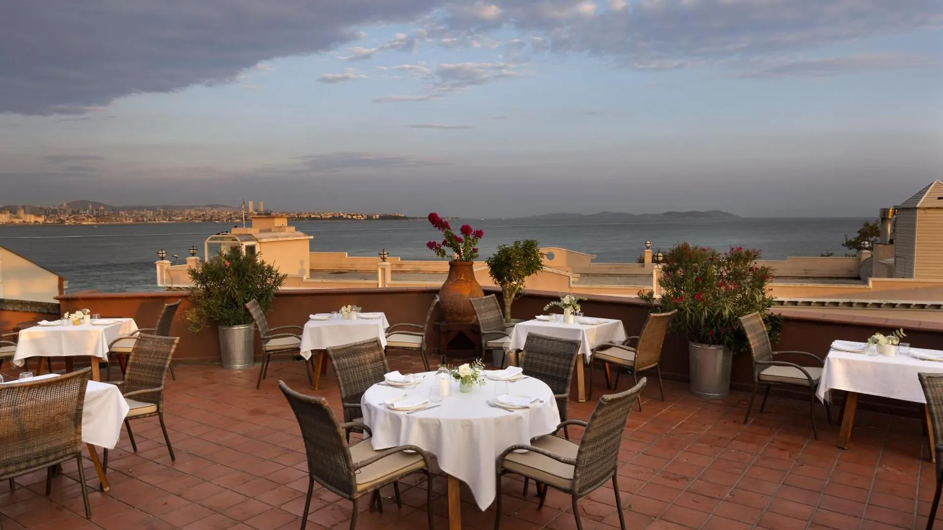 Armada Istanbul Old City Hotel 4*,